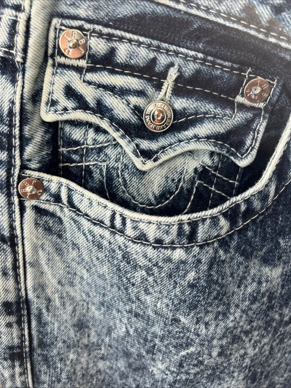 True Religion World Tour Acid Wash Men’s 32X32 Ricky Flap Straight Jeans NWT